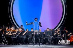 團(tuán)隊(duì)充實(shí)闡揚(yáng)人類(lèi)的美